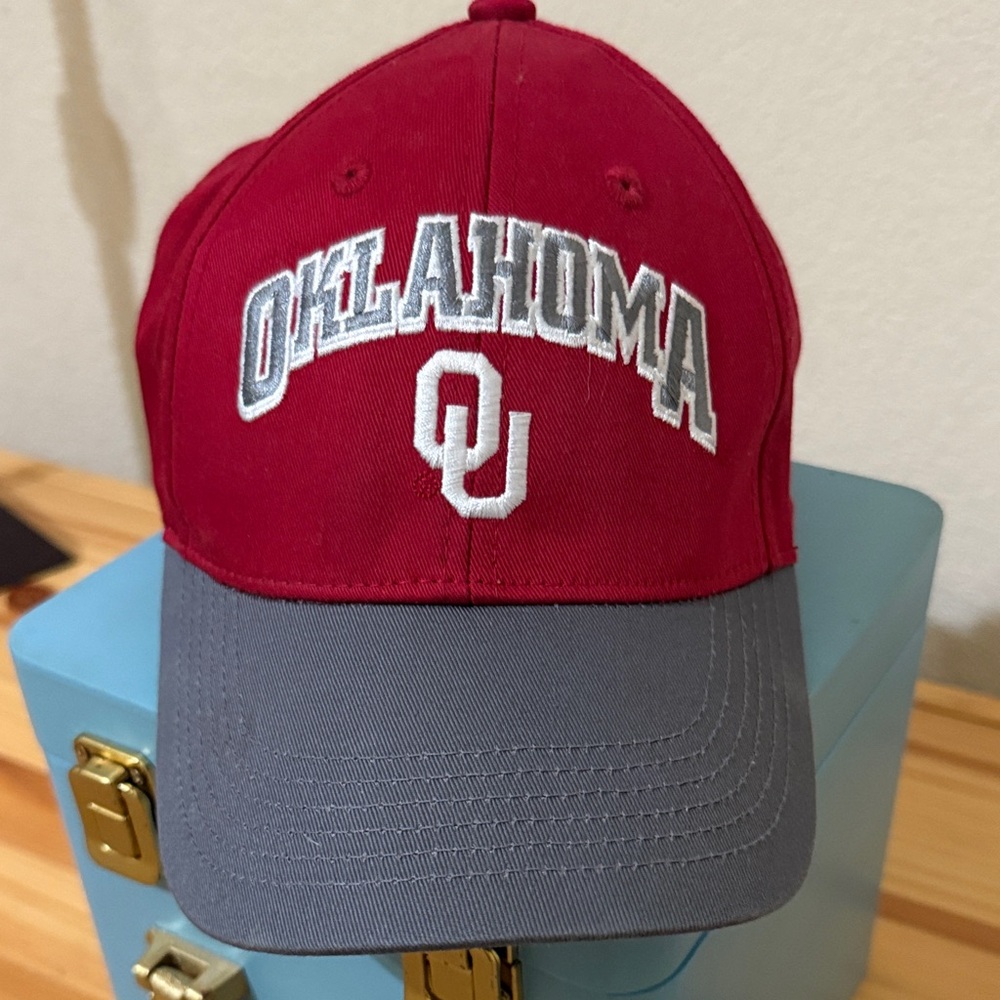 Oklahoma Red and Gray Baseball Cap
